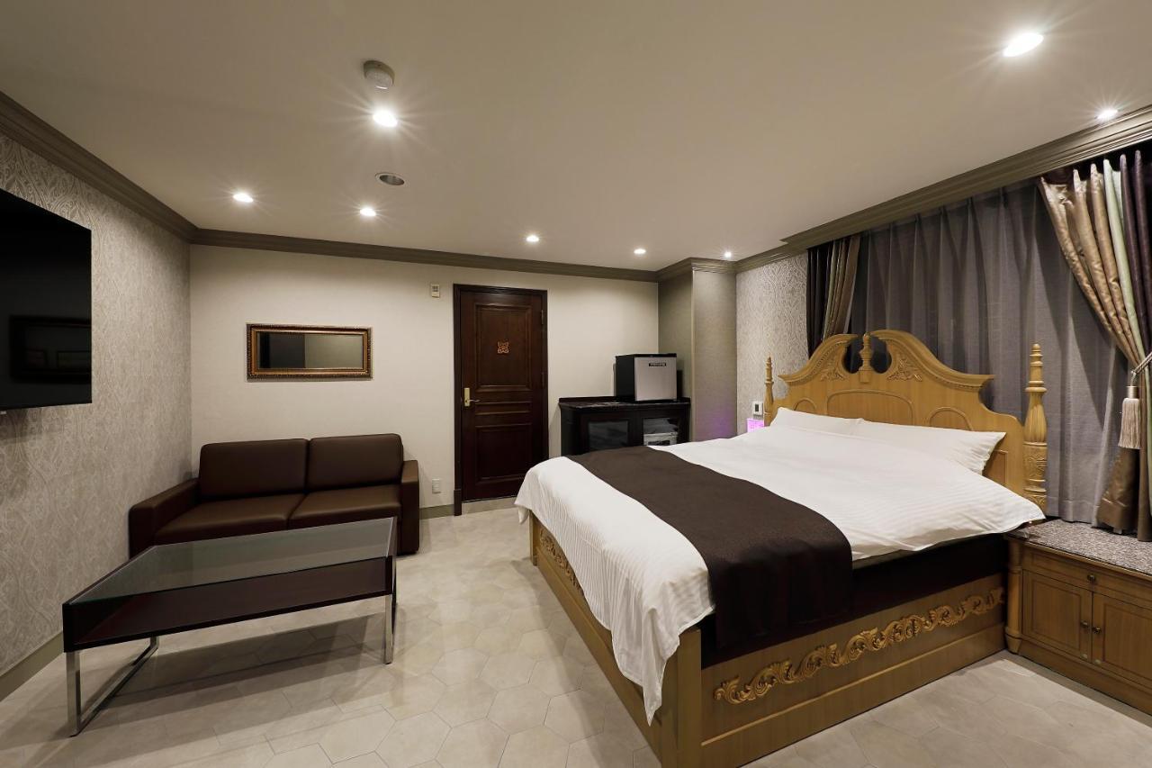 ホテルバースデー岐阜西店 Hotel Birthday Gifuwest (Adults Only) Extérieur photo